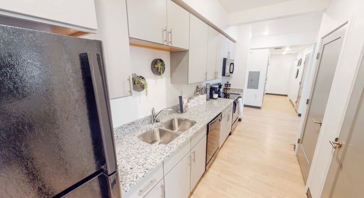 Women’s Private Room & Bath in a 4x4 at The Green —only $650/mo, move-in August 15th