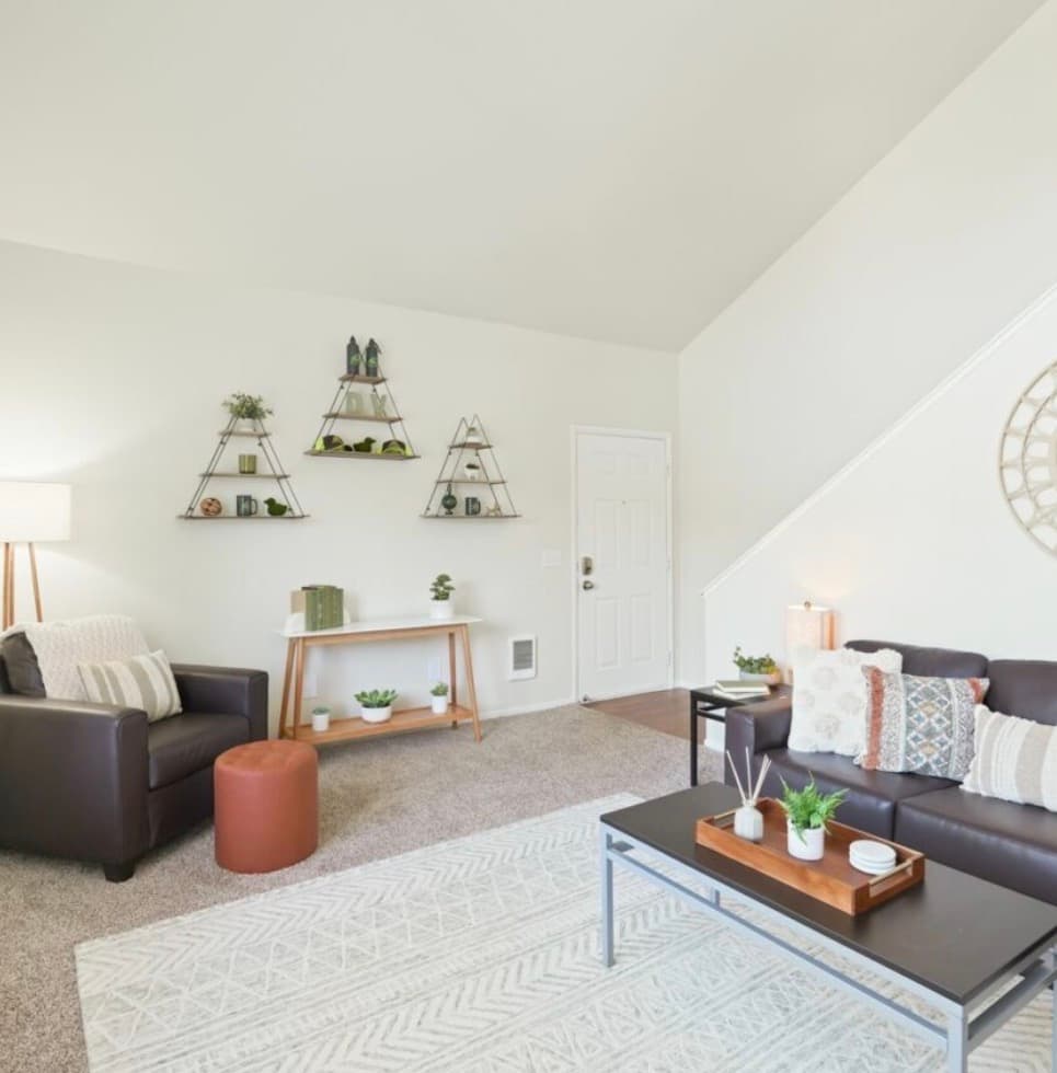 Spacious private room next to autzen stadium